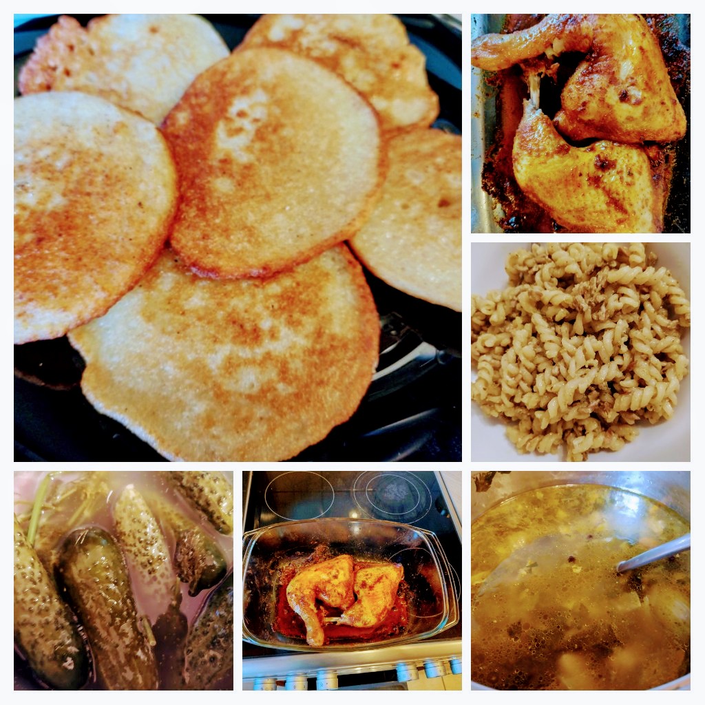 Dania obiadowe: placki ziemniaczane, rosół z makaronem, pieczone udka kurczaka, makaron z pesto. 