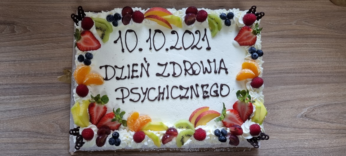 Tort z owocami.